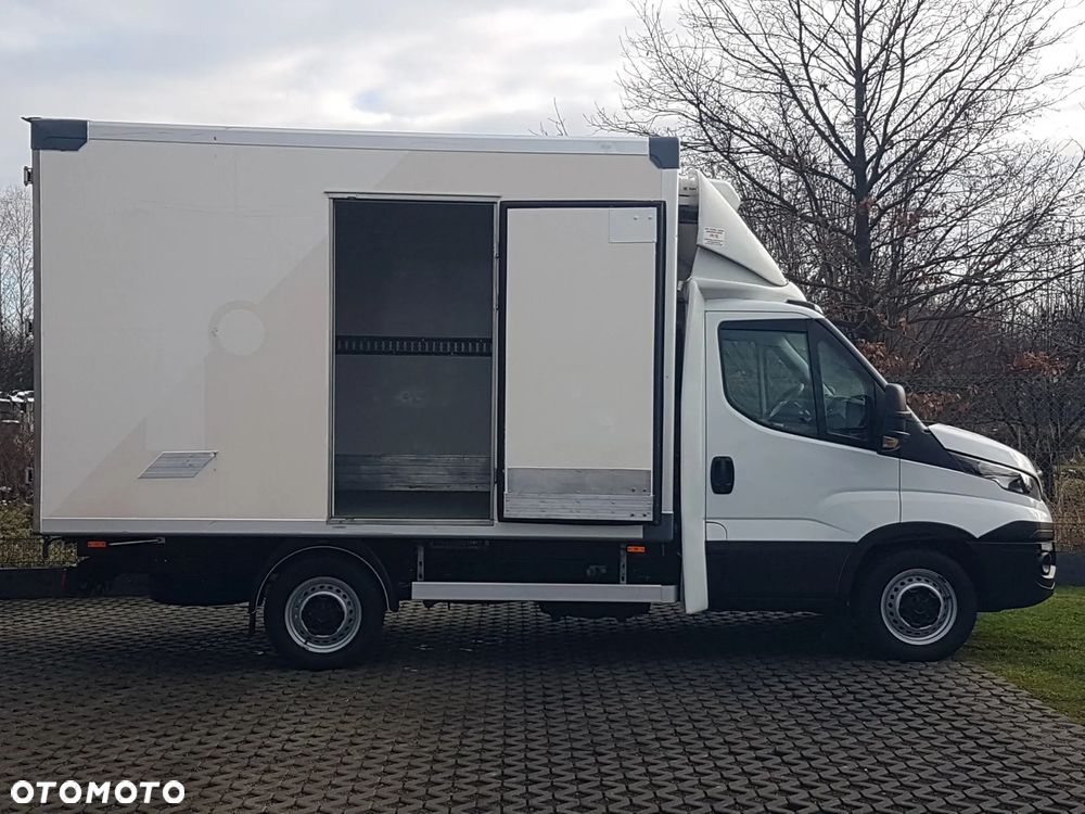 Iveco DAILY 6EP CHŁODNIA MROŹNIA IZOTERMA AGREGAT THERMO KING V-200 MAX GRZANIE ZASILANIE Z SILNIKA + ELEKTRYCZNE - 34