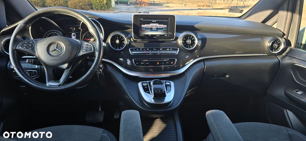 Mercedes-Benz Klasa V 300 d 9G-Tronic - 13