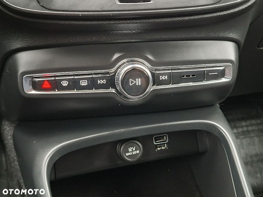 Volvo XC 40 T3 Geartronic Momentum Core - 23