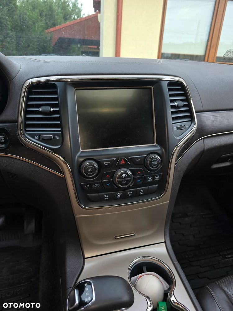 Jeep Grand Cherokee - 11
