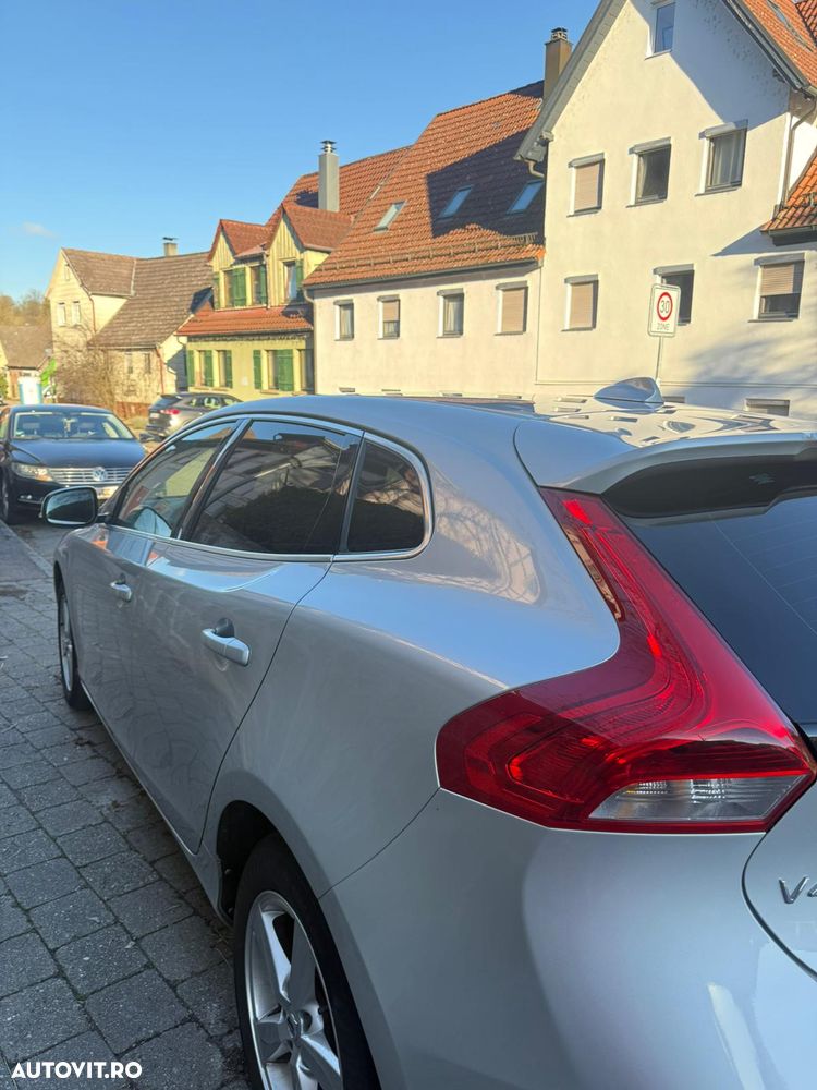 Volvo V40 D4 Momentum - 11