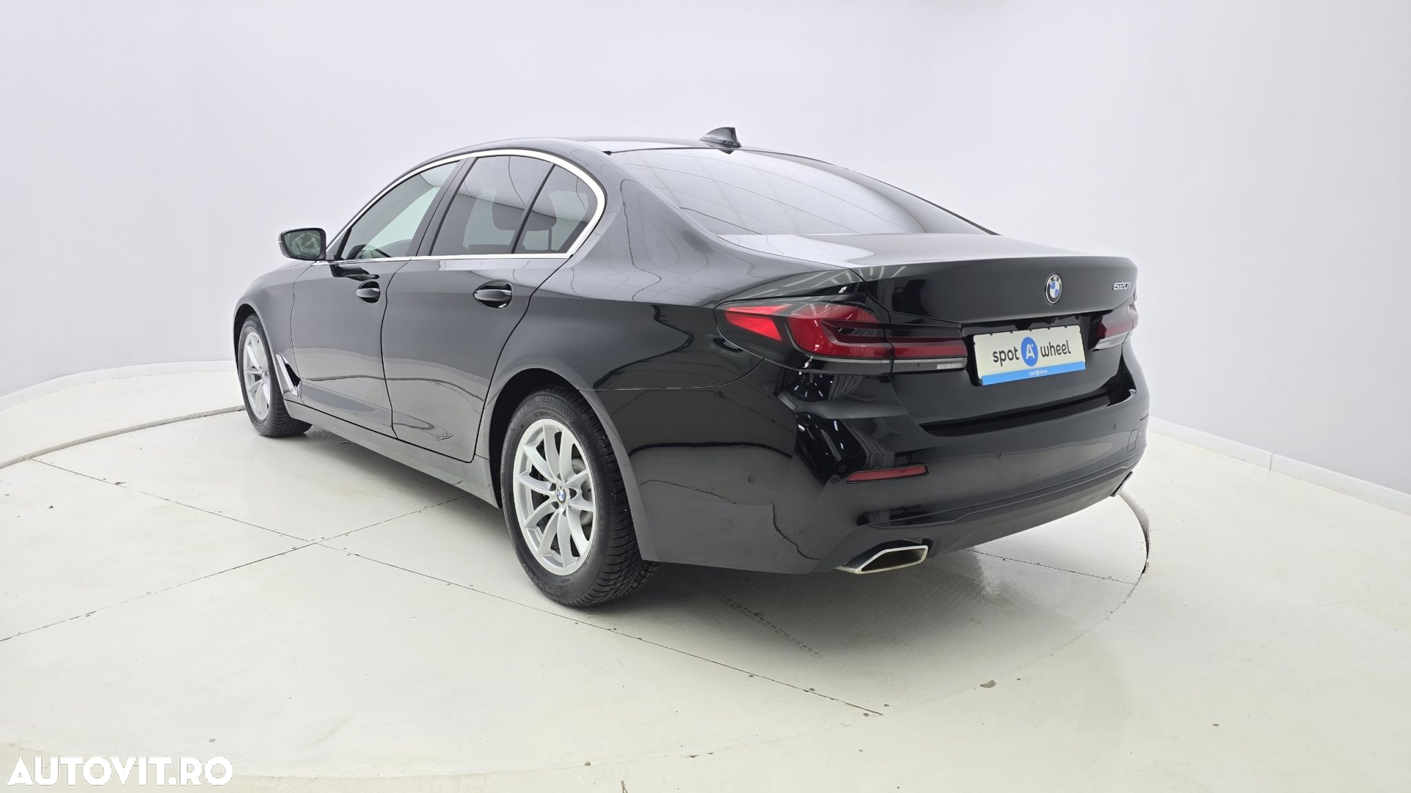 BMW Seria 5 520i AT MHEV - 8