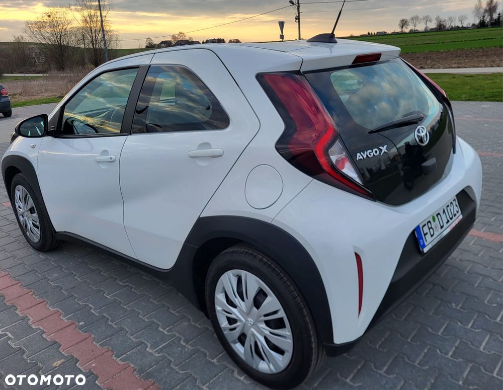 Toyota Aygo X Business Edition - 4