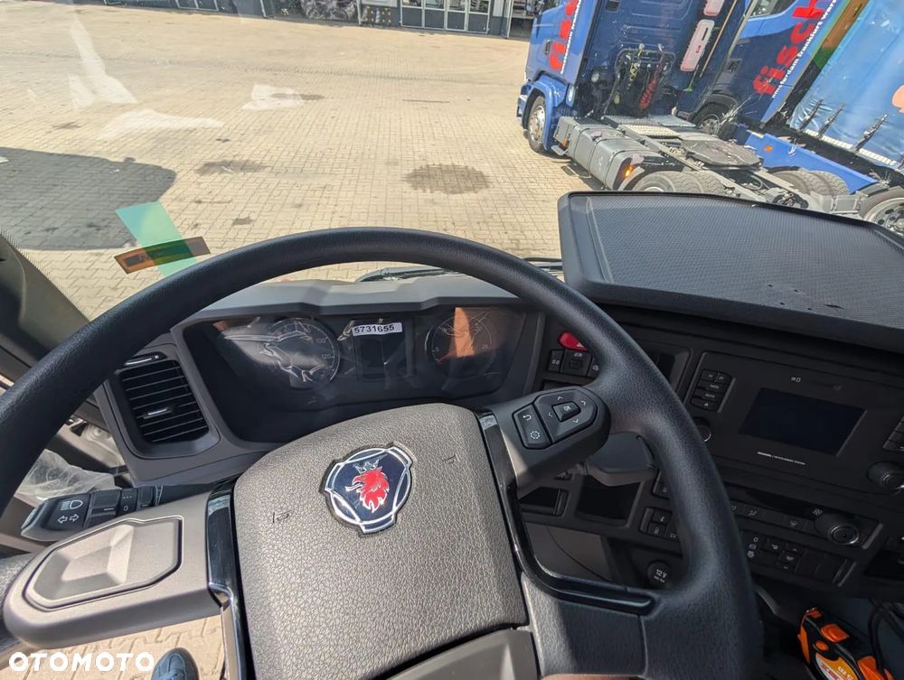 Scania P 340 B6x2*4NA / rama pod zabudowę / oś skrętna / CNG / duża kabina / 8 sztuk - 6