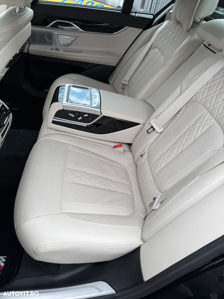 BMW Seria 7 750i xDrive - 22