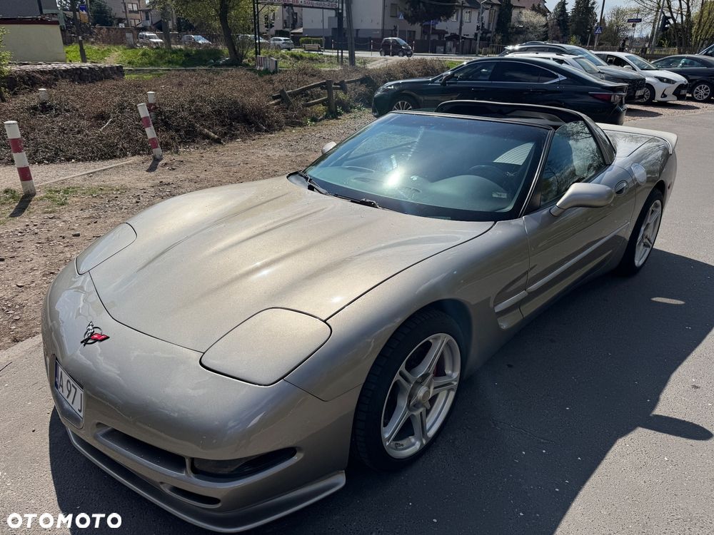 Chevrolet Corvette - 35
