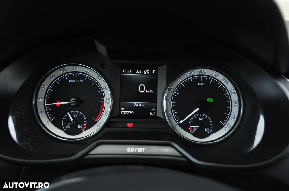 Skoda Octavia 2.0 TDI DSG Ambition - 23
