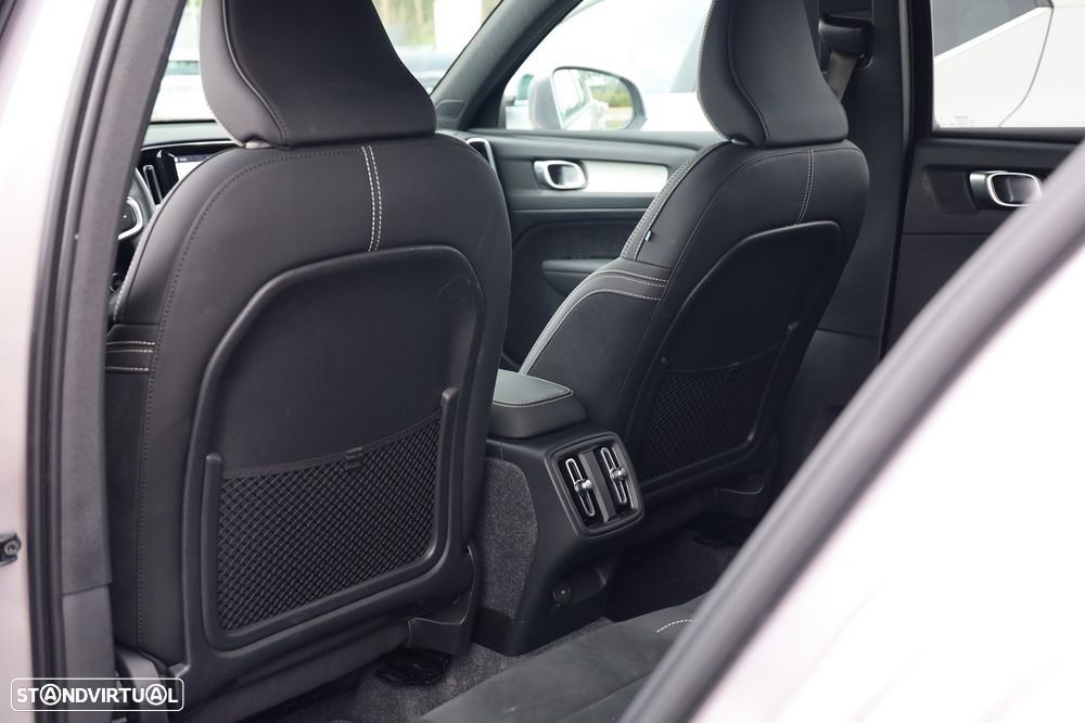 Volvo XC 40 2.0 B3 Core - 11