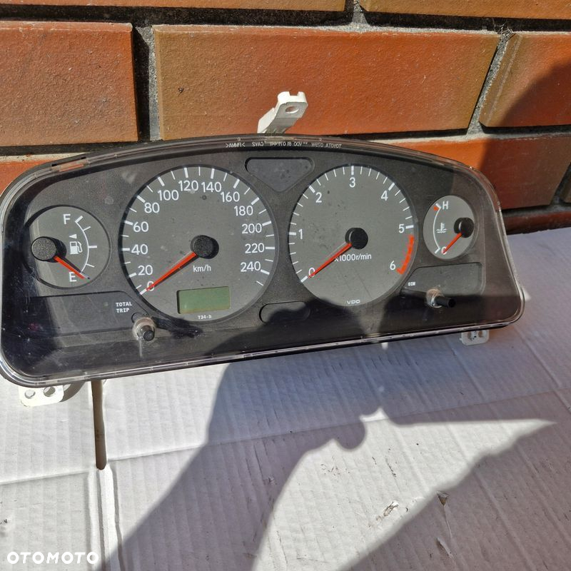 LICZNIK ZEGAR TOYOTA AVENSIS T22 2.0 D4D 83800-05460 - 4