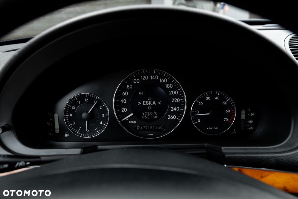 Mercedes-Benz Klasa E 200 Kompressor Automatik Elegance Sport Edition - 32