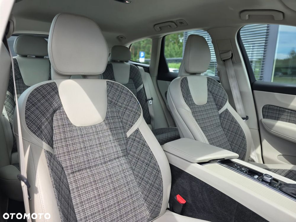 Volvo XC 60 T4 Momentum Pro - 15