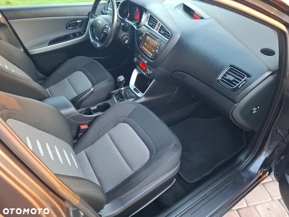 Kia Ceed - 19