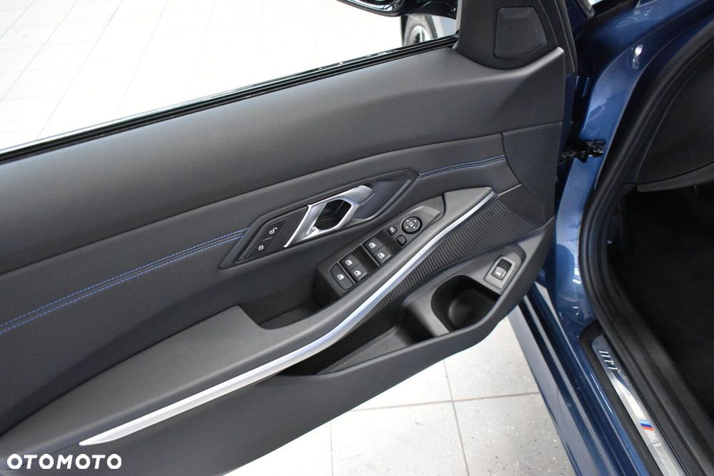BMW Seria 3 330i M Sport sport - 8