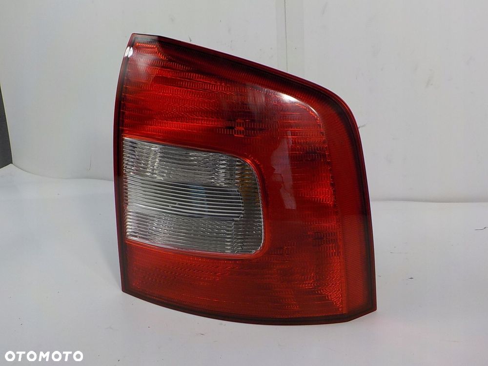 SKODA OCTAVIA II KOMBI LIFT LAMPA PRAWA TYŁ TYLNA 5Z0419091R - 2