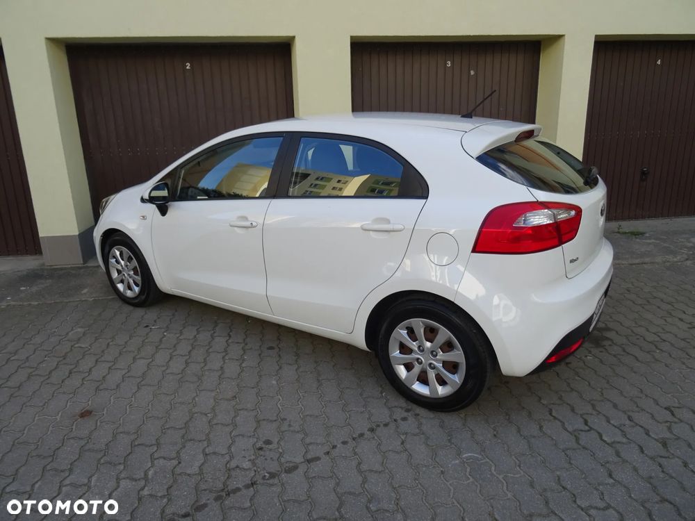 Kia Rio - 19