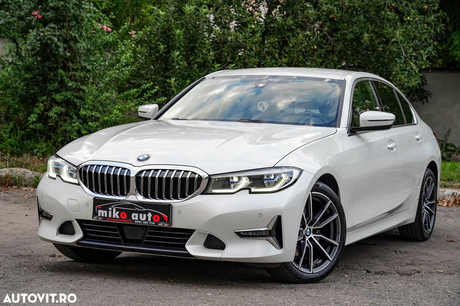 BMW Seria 3 320d Aut. Luxury Line - 2