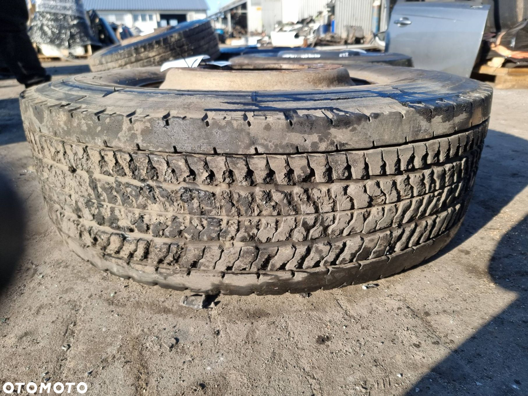 OPONA 22.5 RENAULT PREMIUM 320 315/70 R22,5 UNITREAD - 9