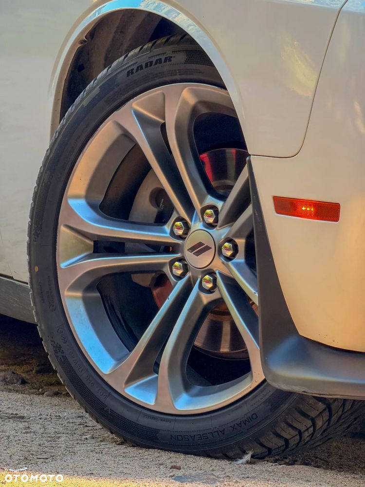 Dodge Challenger 5.7 R/T - 35