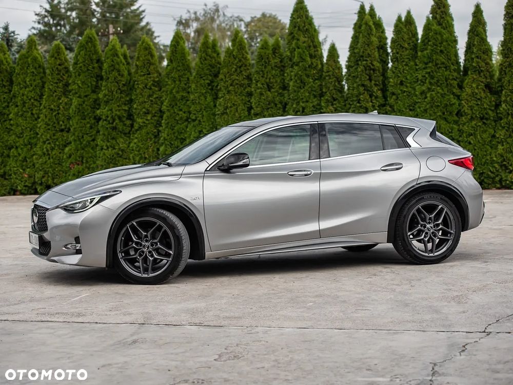 Infiniti Q30 2.0t DCT AWD Sport City Black - 7