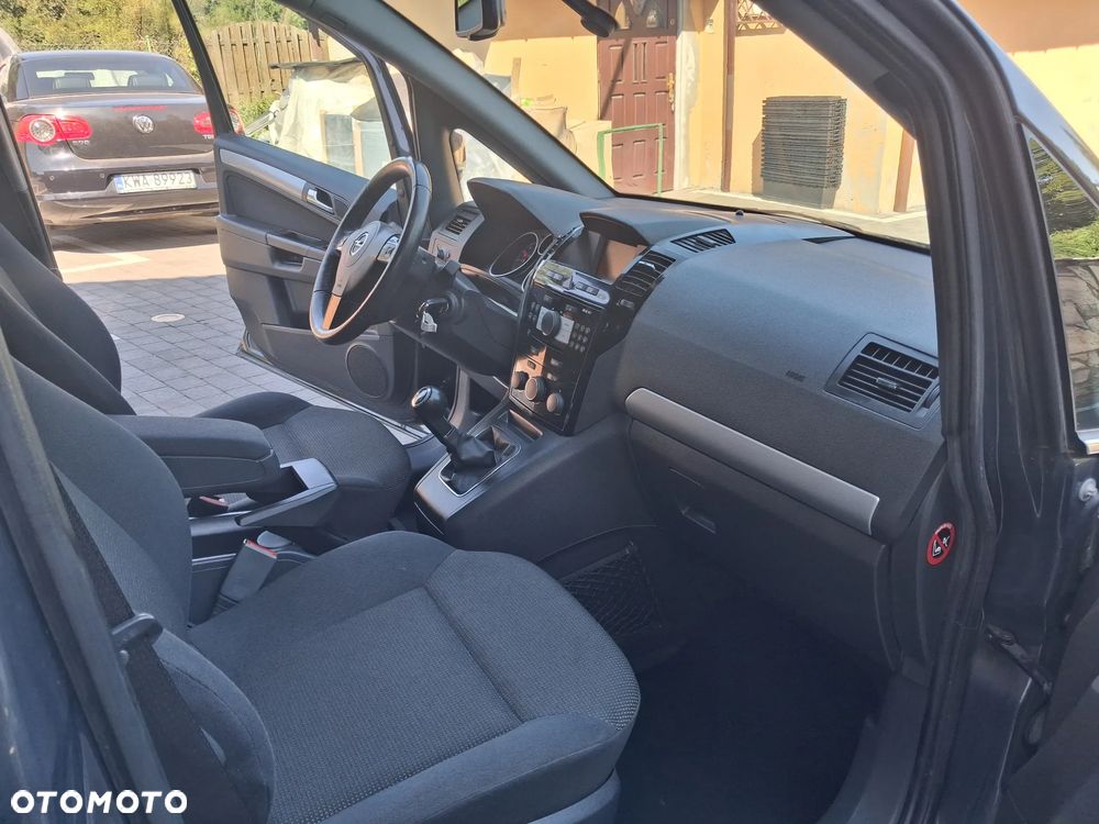 Opel Zafira - 19
