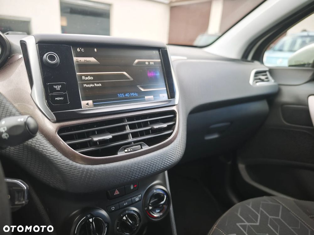 Peugeot 2008 1.6 VTi Style - 35