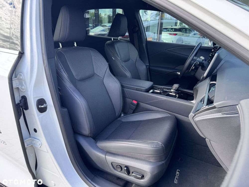 Lexus RX 350h F Sport Design - 25