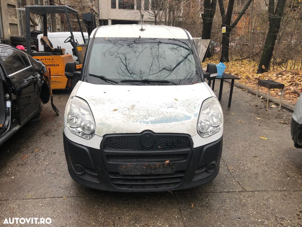 Dezmembrez Fiat Doblo alb 2013 - 3