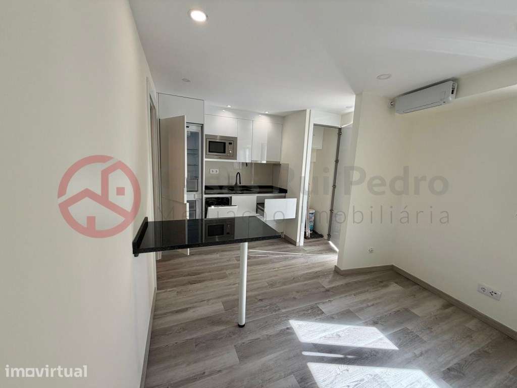Apartamento T1 totalmente remodelado com suite e entrada independen... - Grande imagem: 4/23