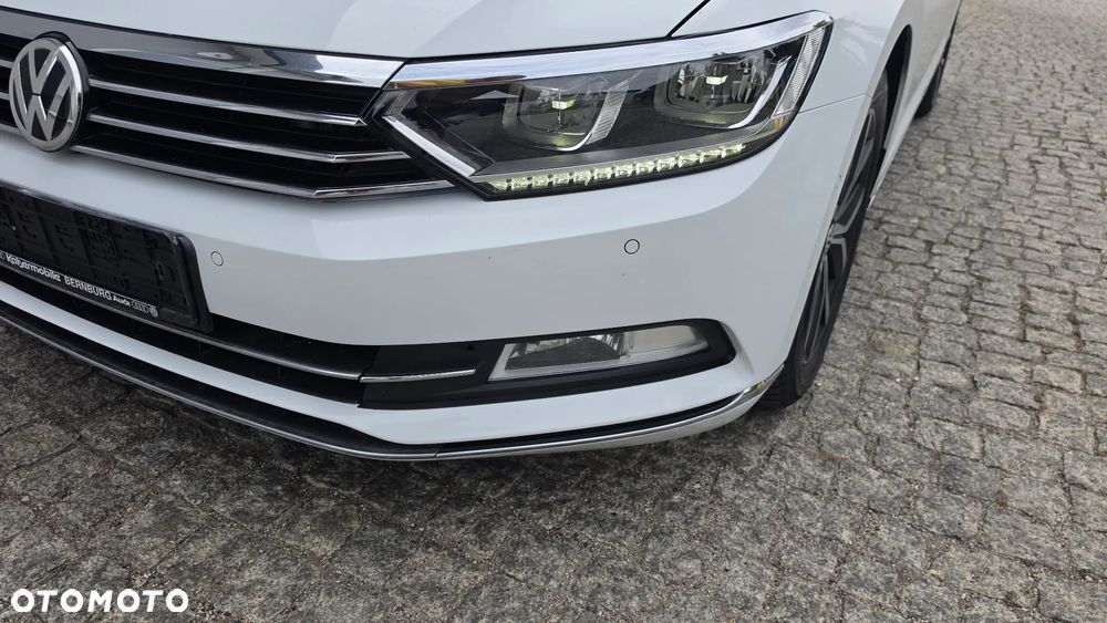 Volkswagen Passat 2.0 TDI SCR (BlueMotion Tech) 4Motion D Highline - 5