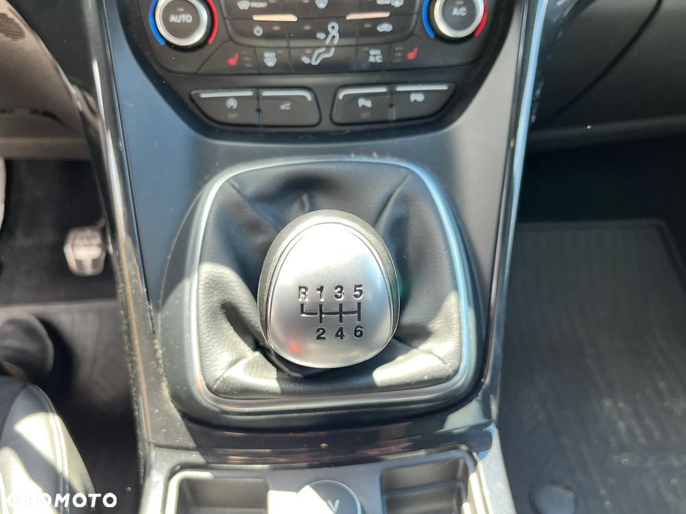 Ford Kuga 1.5 EcoBoost FWD ST-Line ASS GPF - 19
