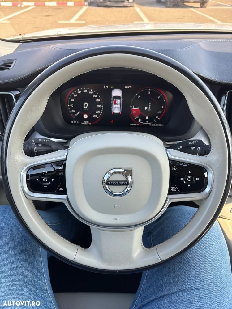 Volvo XC 60 B4 D Plus Dark - 13