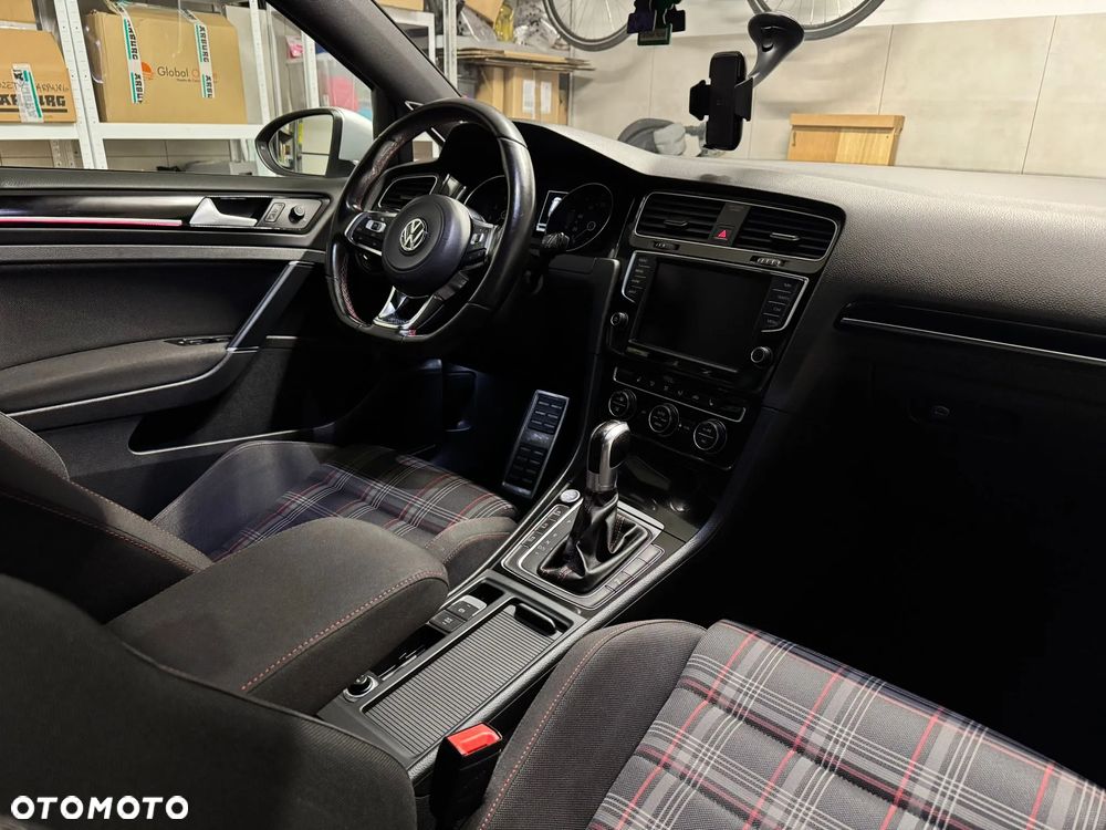 Volkswagen Golf GTI Performance BlueMotion Technology DSG - 8
