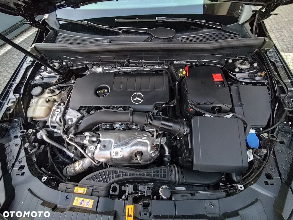 Mercedes-Benz GLB 250 4Matic 8G-DCT Progressive - 5