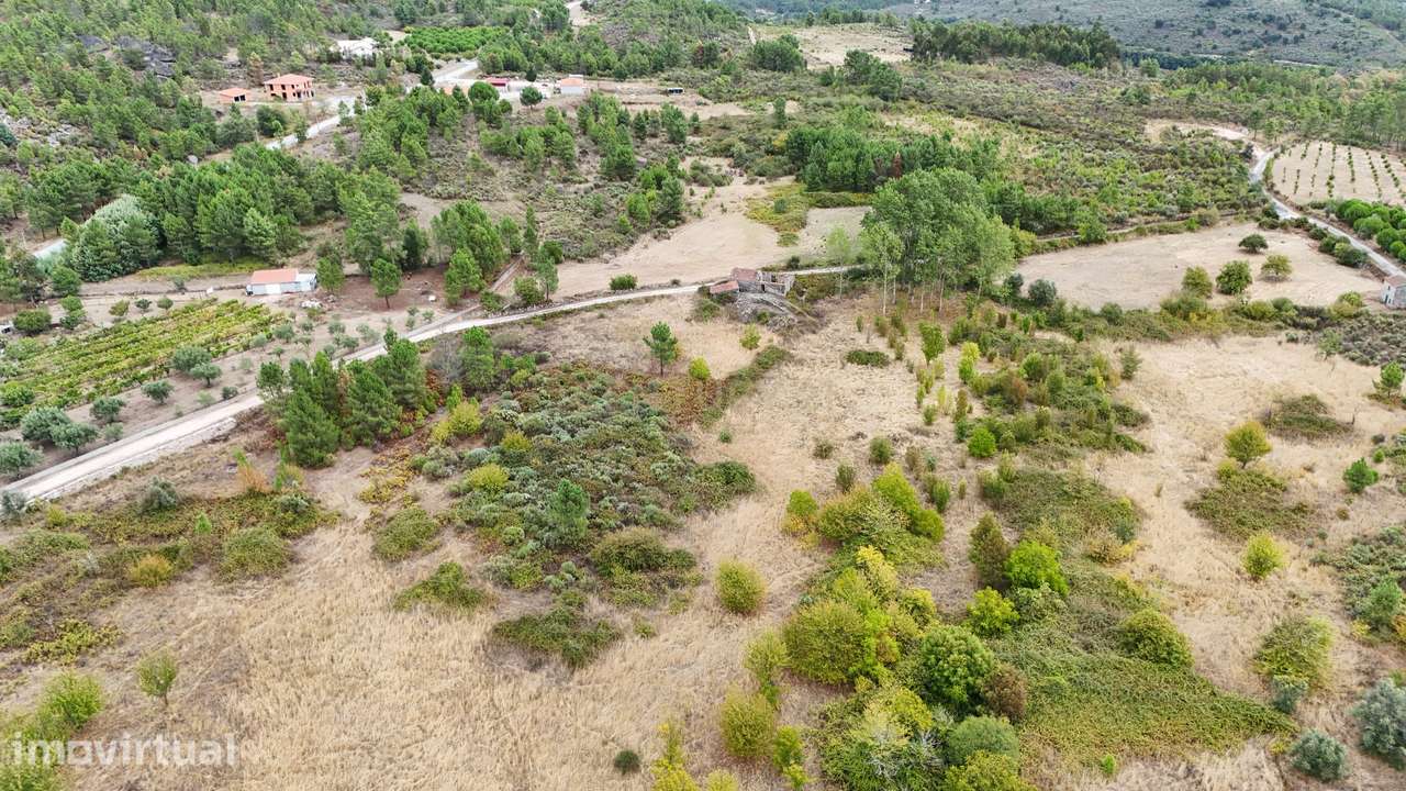 Quinta com 35.000 m² e casa de pedra em Figueiró da Granja - Fornos d - Grande imagem: 2/12
