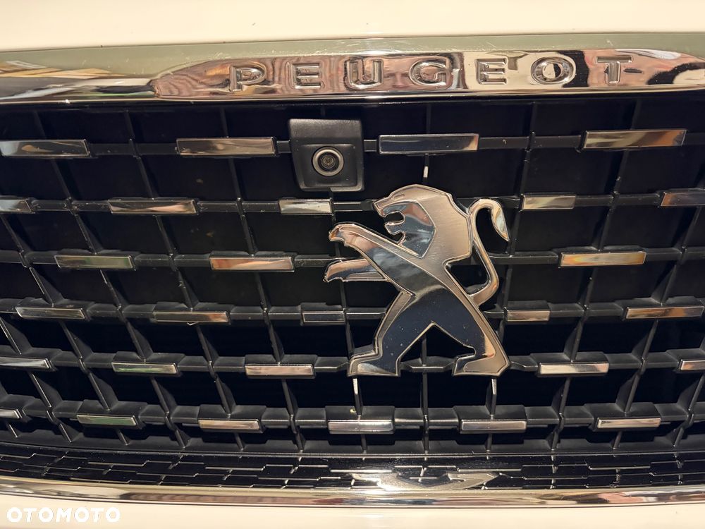 Peugeot 3008 1.2 PureTech Allure S&S EAT6 - 22