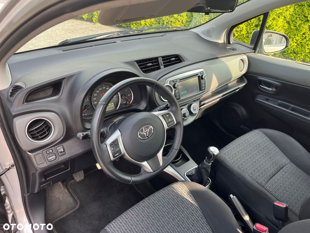 Toyota Yaris 1.33 Dynamic - 10