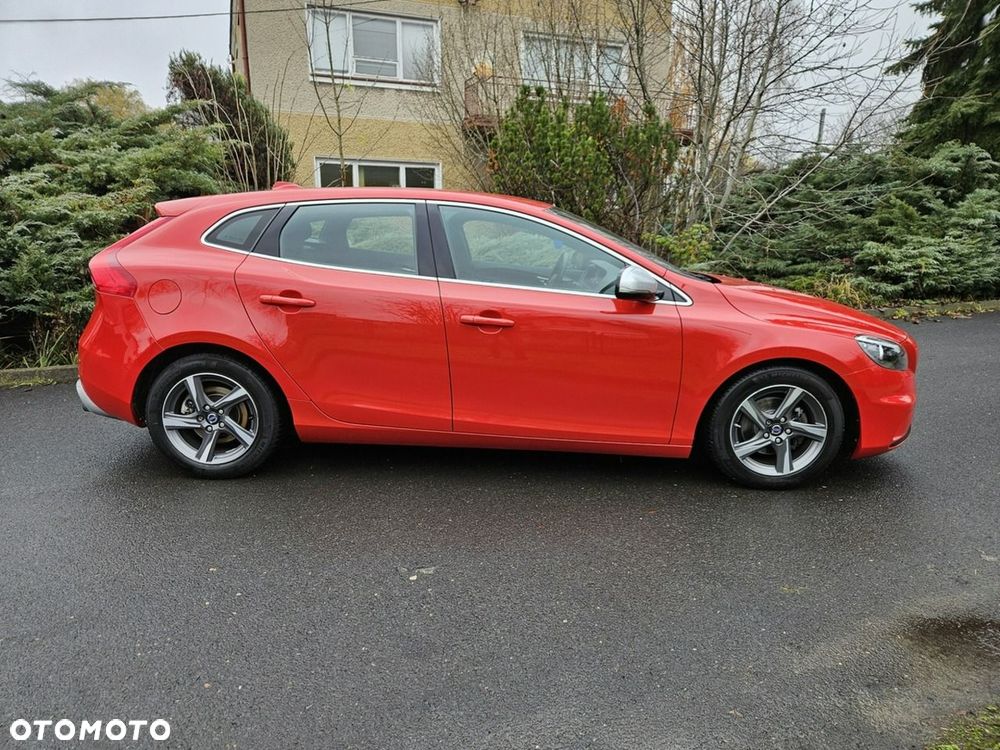 Volvo V40 D2 R-Design Momentum - 6