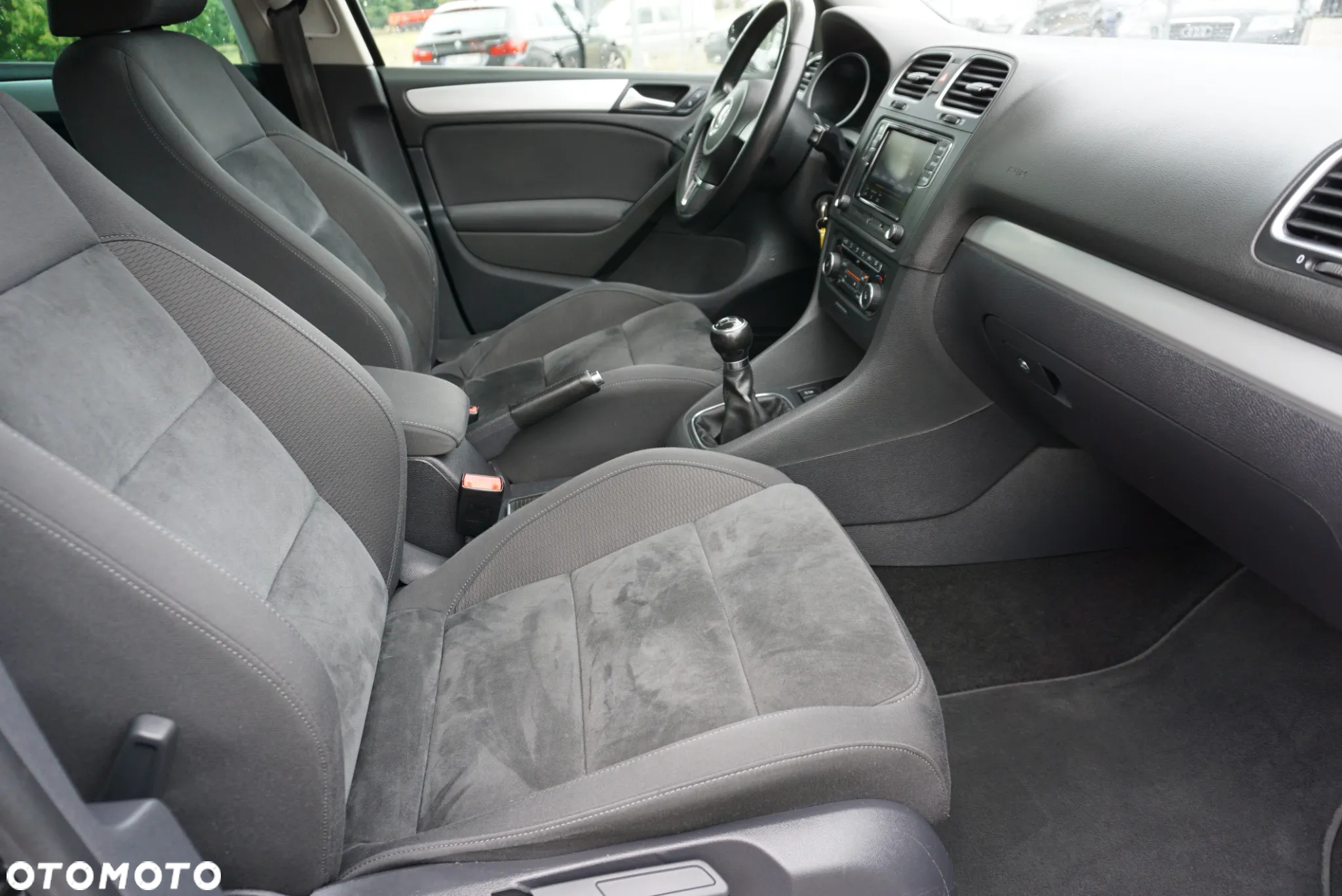 Volkswagen Golf 2.0 TDI DPF Style - 17