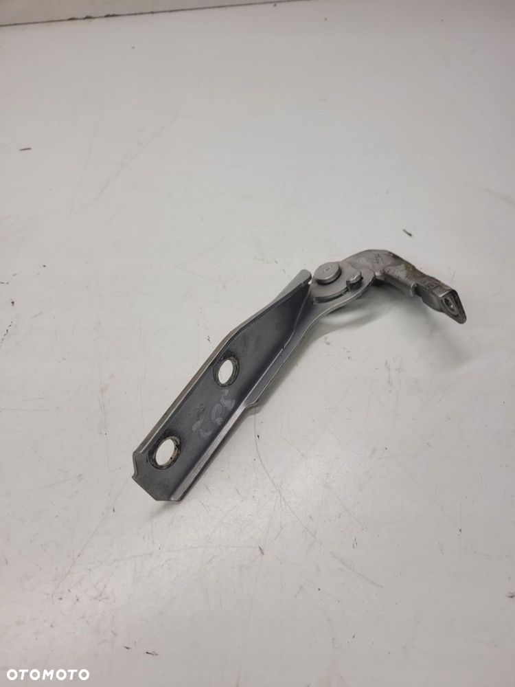 ZAWIAS MASKI PRAWY AUDI A3 8P LIFT 8P0823302 - 1