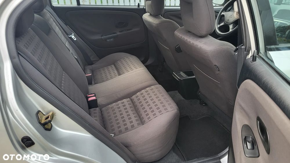 Mitsubishi Carisma 1.8 GDI Comfort - 19