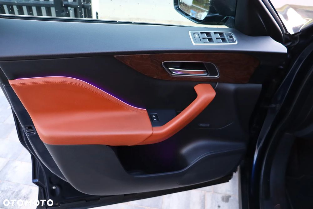 Jaguar F-Pace 2.0 i4P AWD Prestige - 9