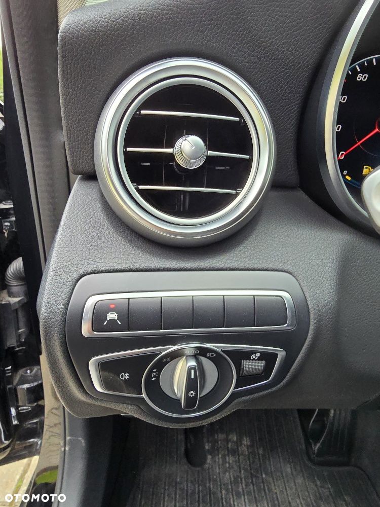 Mercedes-Benz Klasa C 300 de 9G-TRONIC - 21
