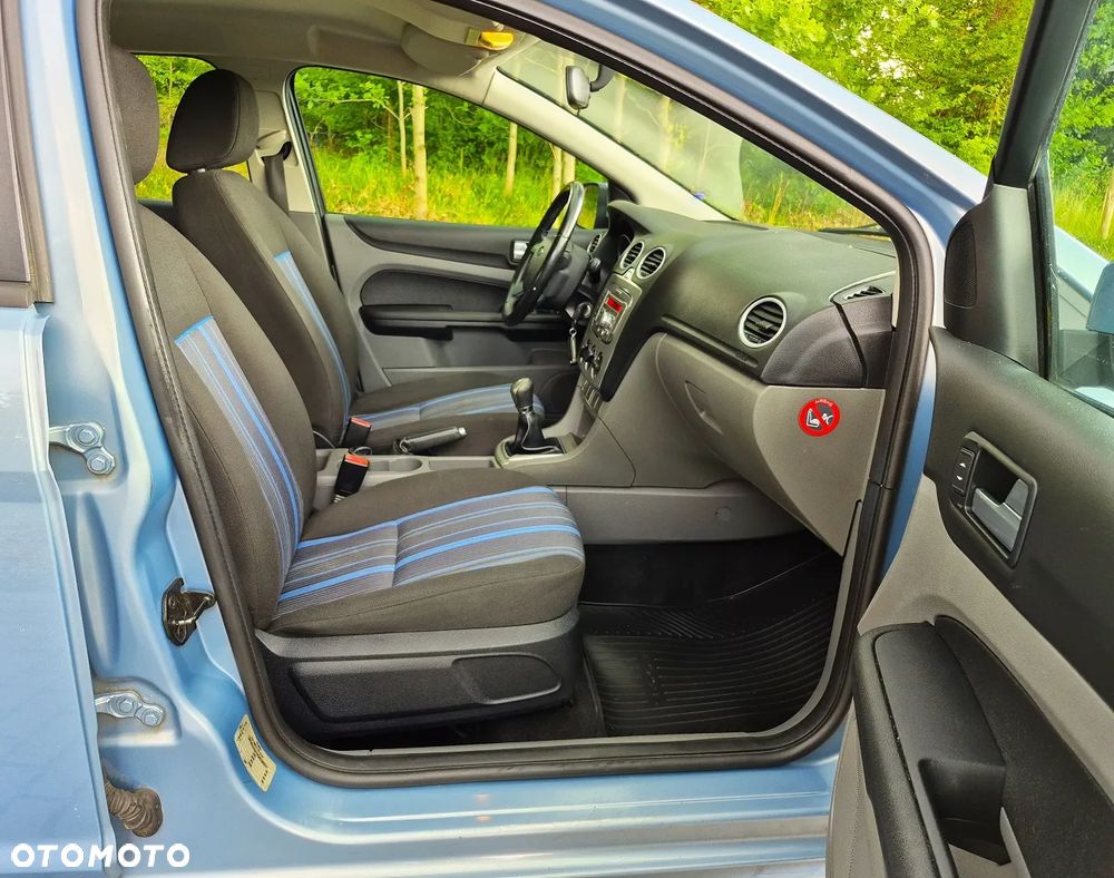 Ford Focus 1.8 Titanium - 17