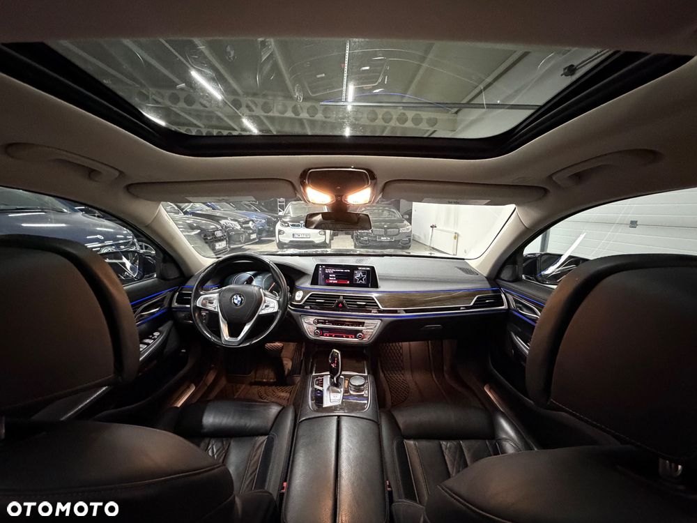 BMW Seria 7 740Li - 29
