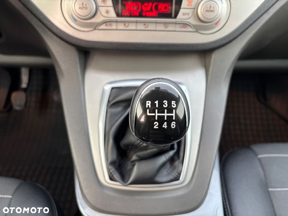 Ford Kuga - 14