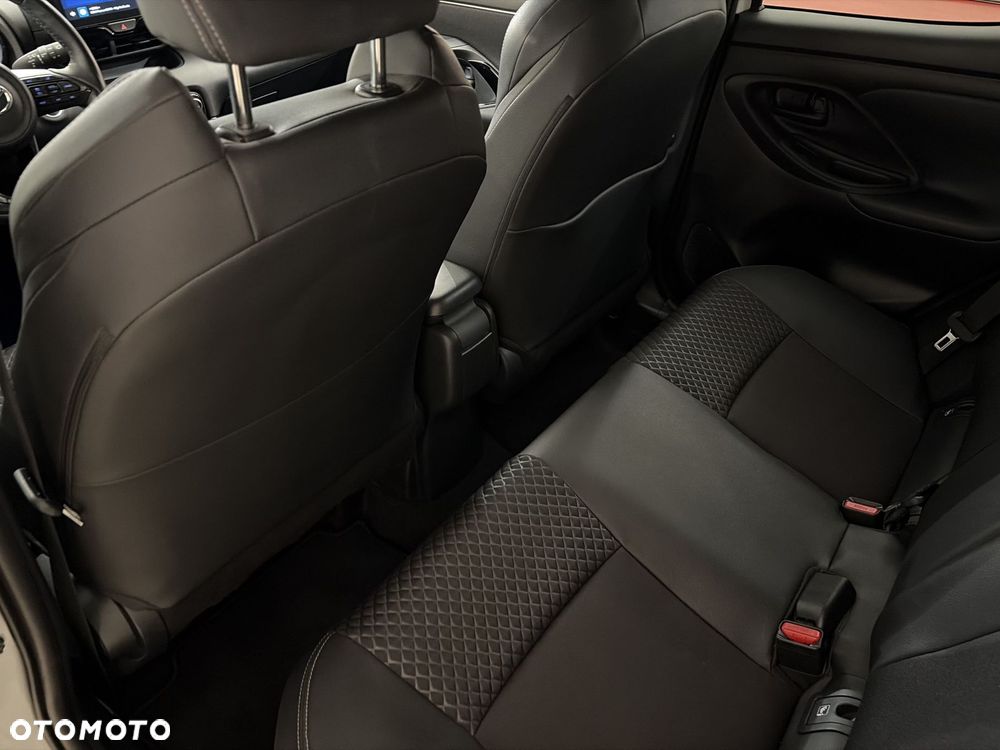 Toyota Yaris - 12