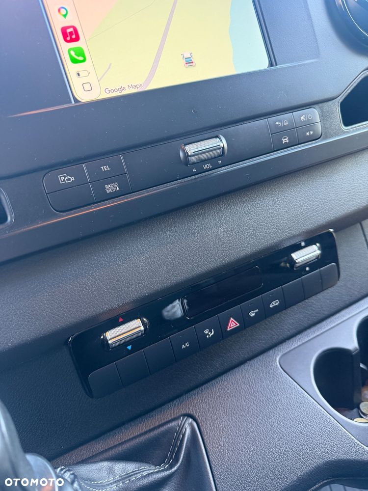 Mercedes-Benz Sprinter - 23