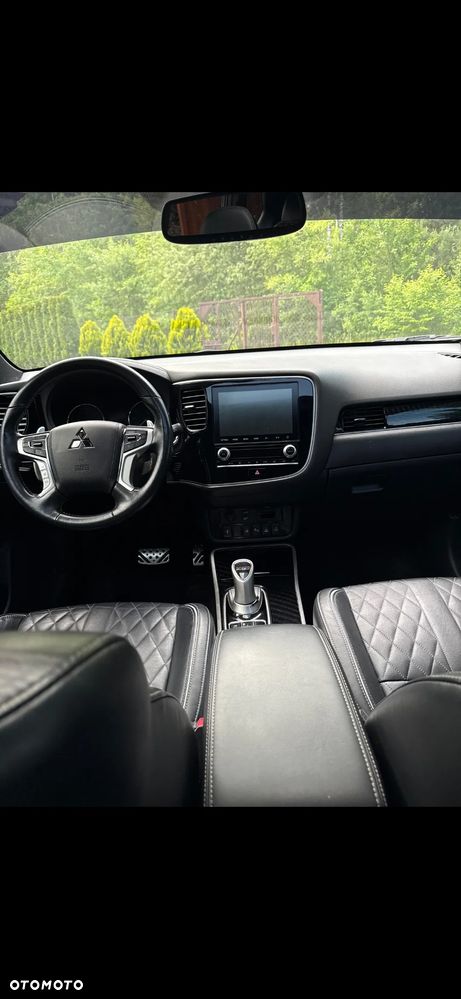 Mitsubishi Outlander - 14