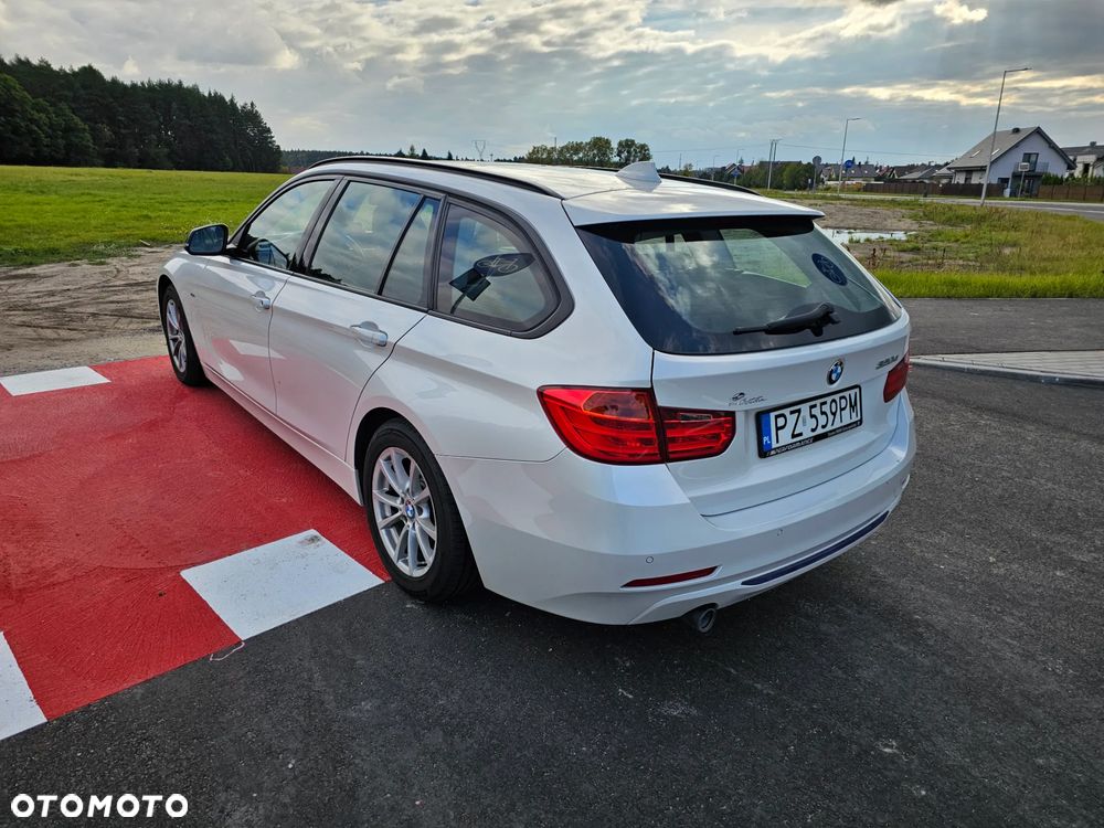 BMW Seria 3 ver-320d-efficient-dynamics - 6