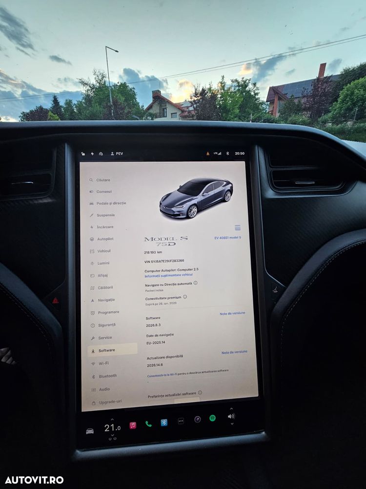 Tesla Model S - 11